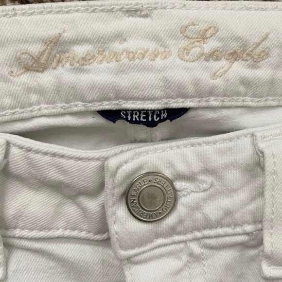 AEO | Mid-rise Stretch Skinny White Jean - Picture 4 of 11